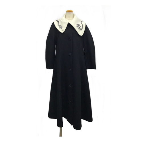 新品横振り刺繍2way高級イタリージャガードジャケットブラックホワイト付け襟黒白 伝統工芸 横振り刺繍 大判刺繍花 花柄 ビッグ襟 スタンドカラー