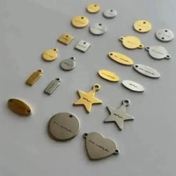 さめちゃん様　小ロットからok!20枚〜　ブランドタグ　ロゴプレート 小ロットからok! 20枚〜ブランドタグ ブランドプレート チャーム R-mmm