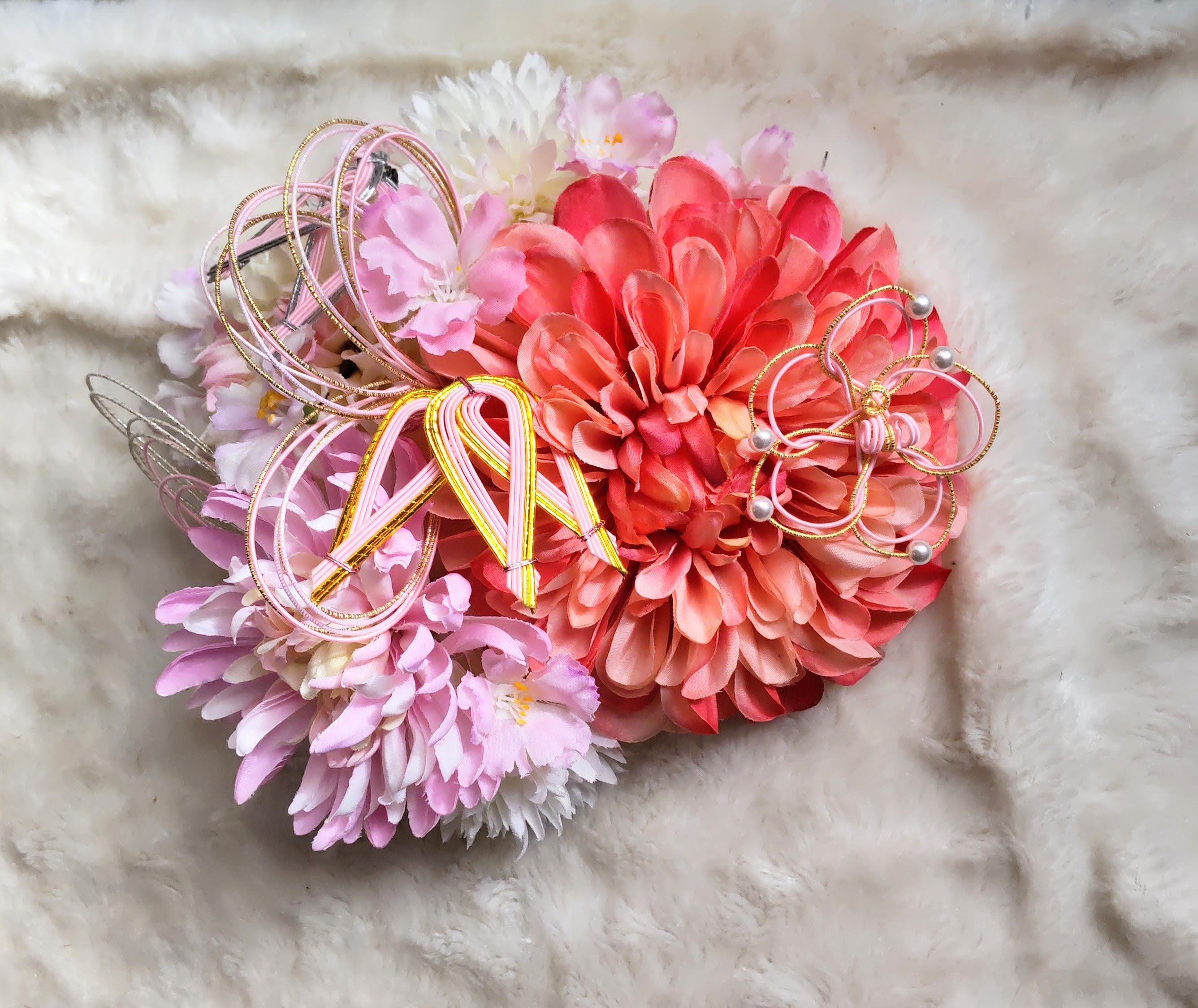 造花髪飾り　サーモンピンクダリア　マム