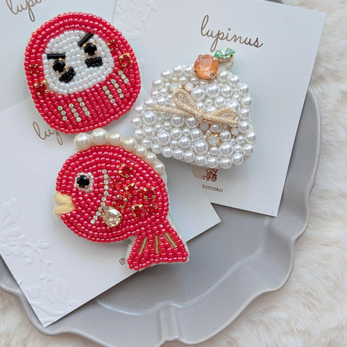オオルリ】ビーズ刺繍ブローチバッグチャーム ブローチ pega