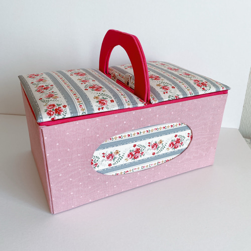 大きめの裁縫箱 ピンク 花柄、ストライブ、ミニ糸クズ入れ付き