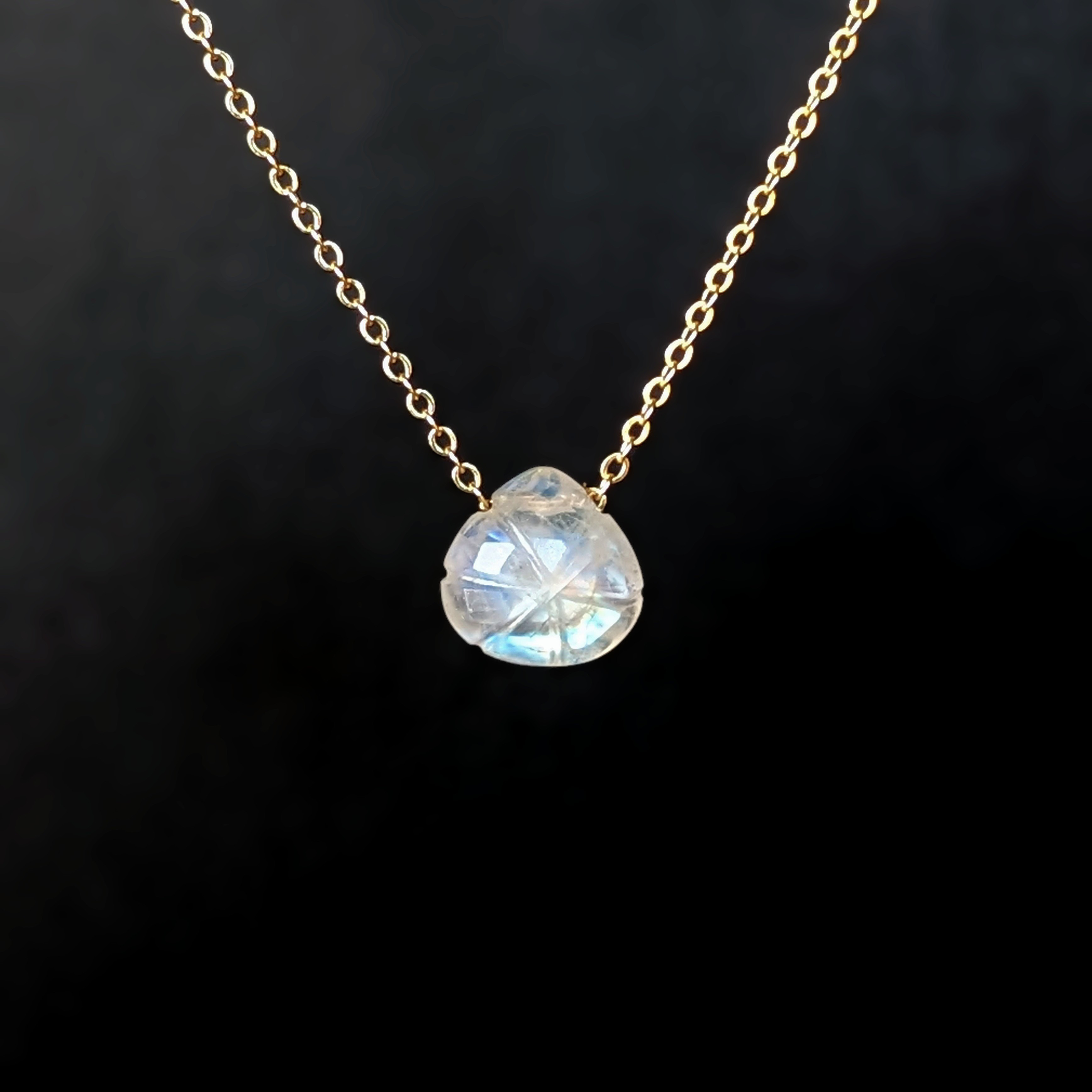 雨上がりの虹色◇宝石質レインボームーンストーンAAA クラシカルスルーネックレス14Kgf サージカルステンレス