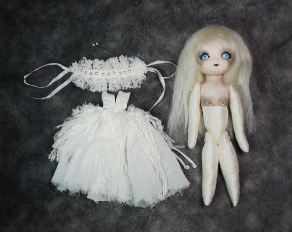 白ゴス・ビスクドール・創作人形 8枚目の画像