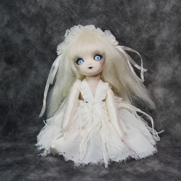 白ゴス・ビスクドール・創作人形 5枚目の画像