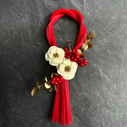 水引しめ縄飾り赤白×ダリア×プリザ しめ縄・しめ飾り MAMO 通販