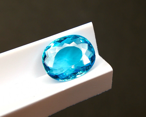 専用です。パライバトルマリン New 1.59ct天然パライバトルマリンルース 鑑定書付き ネオンブルー