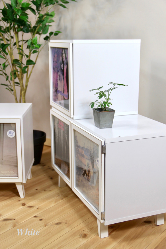 LPレコード収納 | アクリル付き扉 | おしゃれなキャビネット | レコードラック・ディスプレイ棚・ターンテーブル台 5枚目の画像