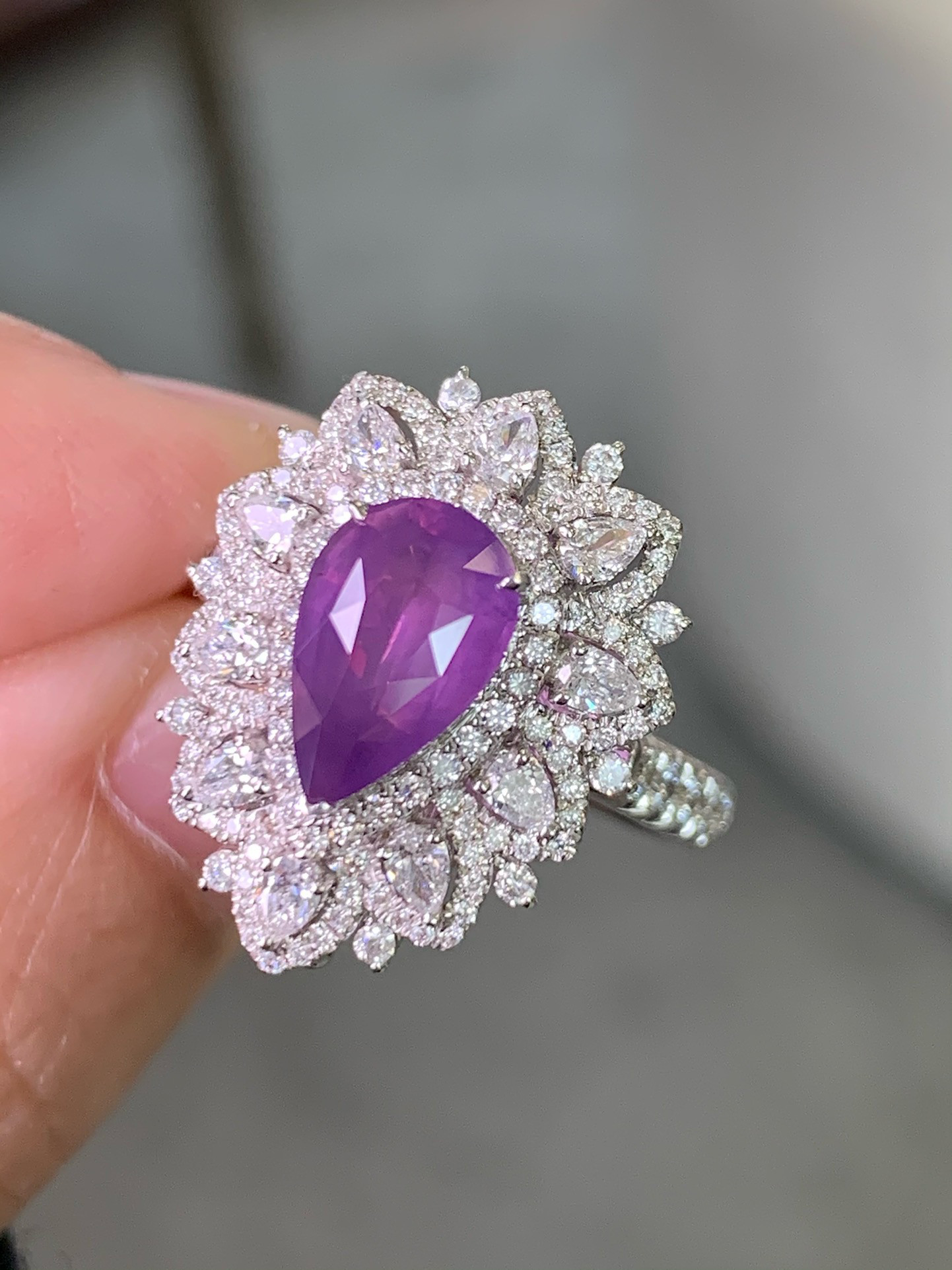 「バイオレット 」K18  天然パープルサファイア　天然ダイヤモンド　リング　成功　誠実　慈愛　9月誕生石 高貴2way