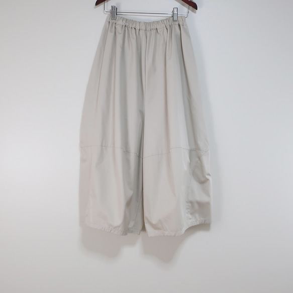 柔軟乳白色，休閒時尚的氣球褲（棉質/米白色） 第9張的照片