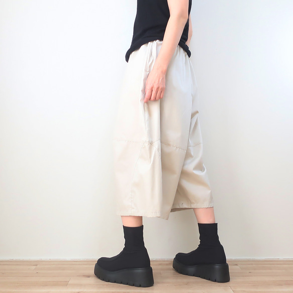 柔軟乳白色，休閒時尚的氣球褲（棉質/米白色） 第6張的照片