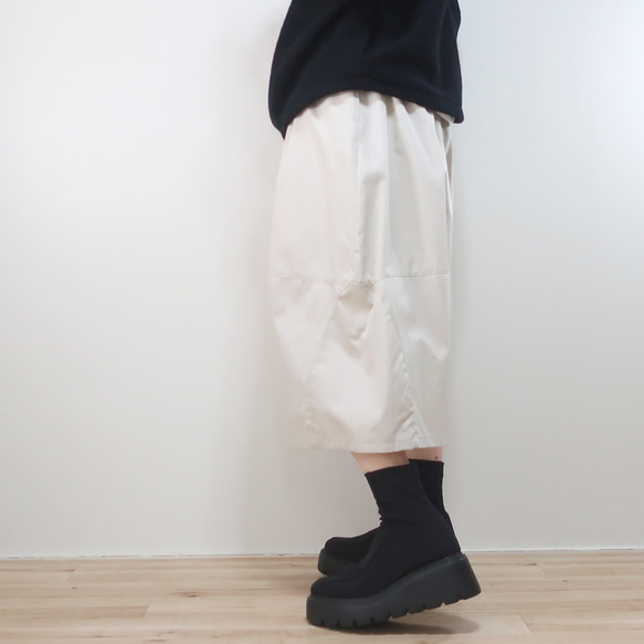 柔軟乳白色，休閒時尚的氣球褲（棉質/米白色） 第3張的照片