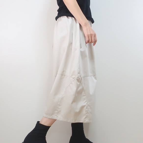 柔軟乳白色，休閒時尚的氣球褲（棉質/米白色） 第1張的照片