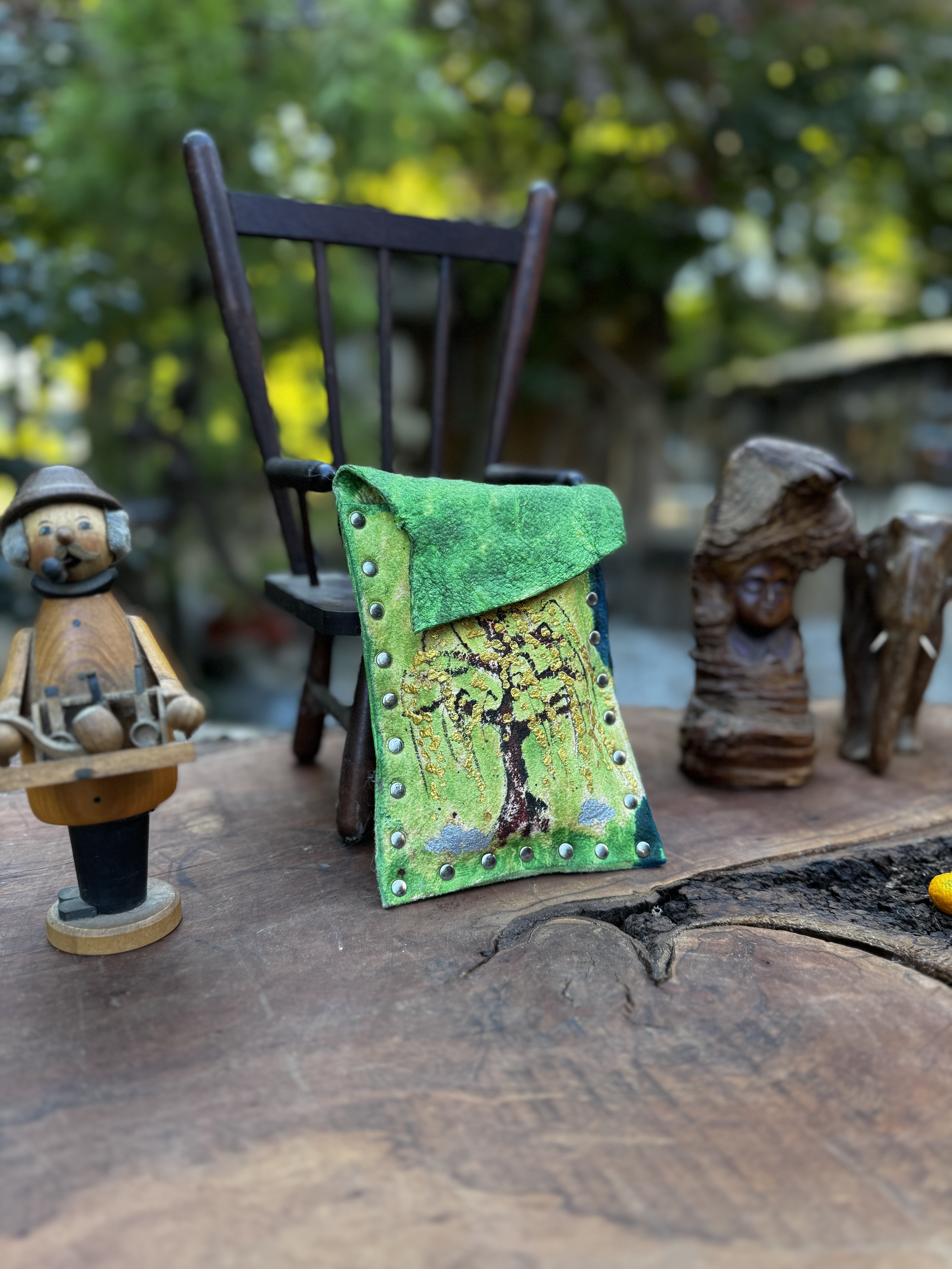 枝垂桜　黄緑　鹿皮携帯ケース