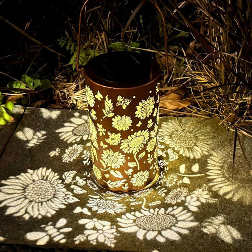 ガーデンライト ソーラー 充電 コンパクト 床置き 吊り下げ おしゃれ