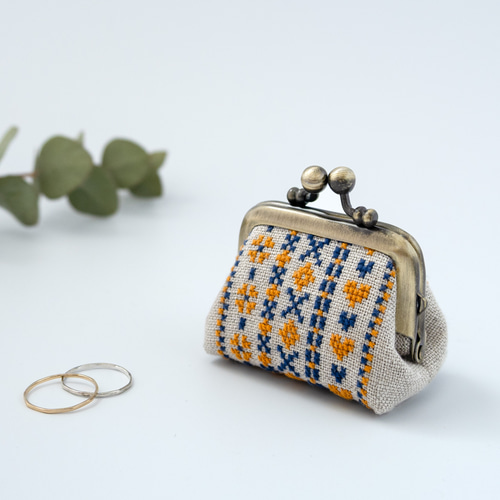 ボーダー刺繍のリネンミニがま口ポーチ（SS）｜クロスステッチ