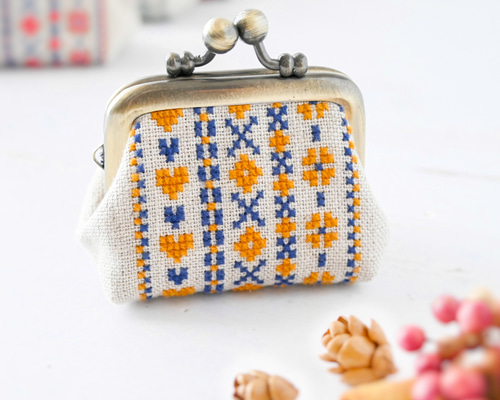 【リネン刺繍　nonpii様オーダー専用ページ】マルチクロス　ボートポーチ リネン刺繍 nonpii様オーダー専用ページ】マルチクロス ボートポーチ