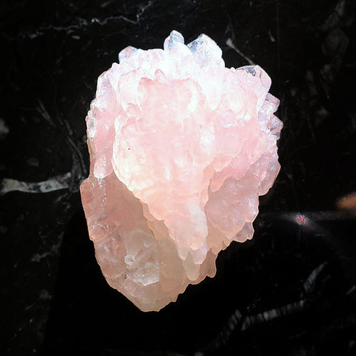 クラスター（ローズクォーツ原石） 希少】結晶体 ローズクォーツ クラスター 紅水晶 原石 天然石 東洋