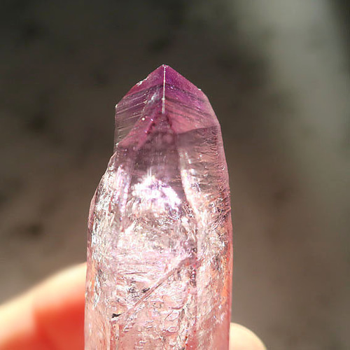 一点物】ベラクルスアメジスト レピドライト ポイント｜原石・鉱物