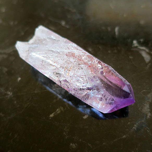 一点物】ベラクルスアメジスト レピドライト ポイント｜原石・鉱物