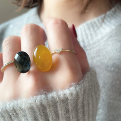 〈褒められリング〉 青と黄色　ブルータイガーアイ＋クリスタル×イエローカルセドニーフォークリング 1枚目の画像