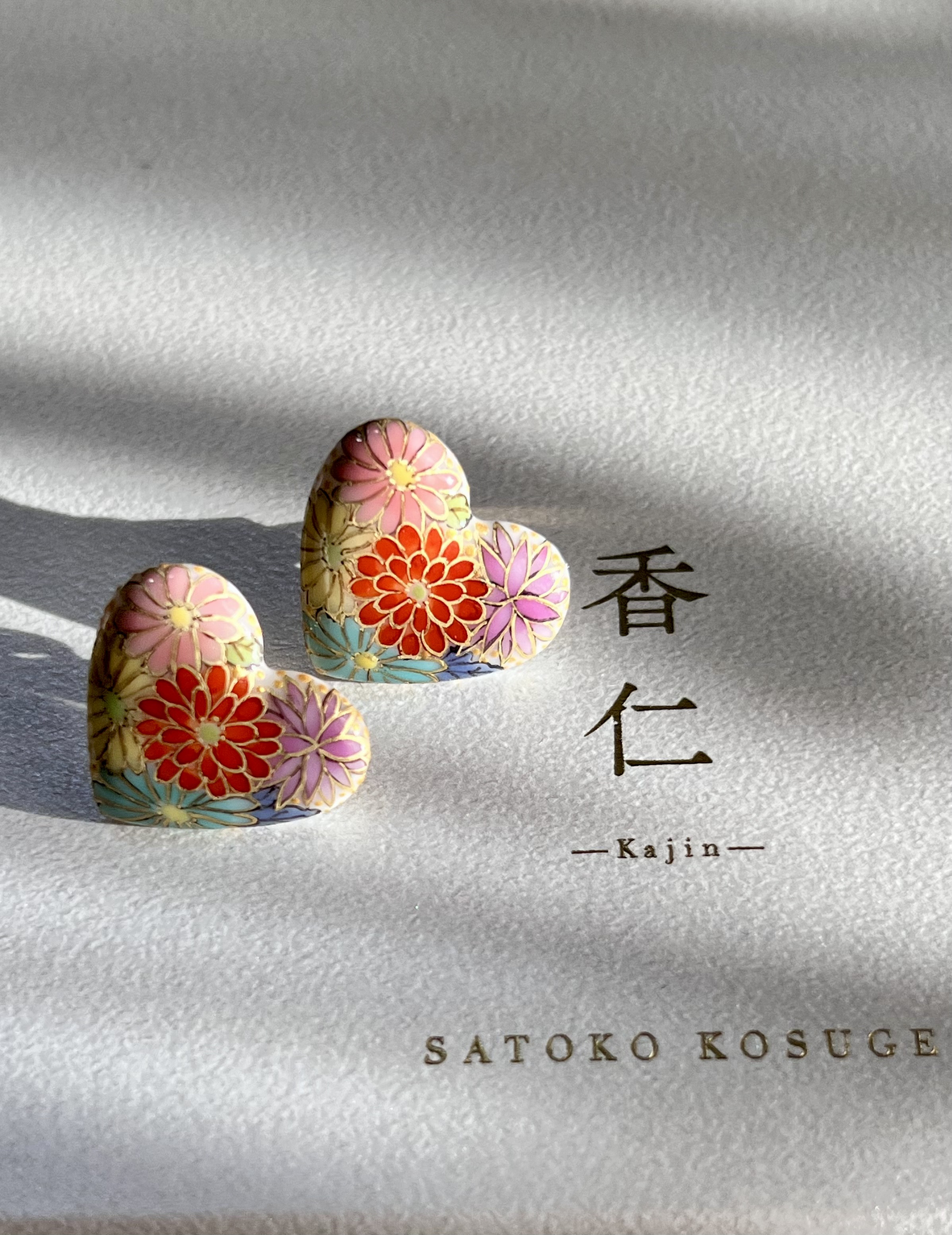 和風菊柄ハート型ピアス