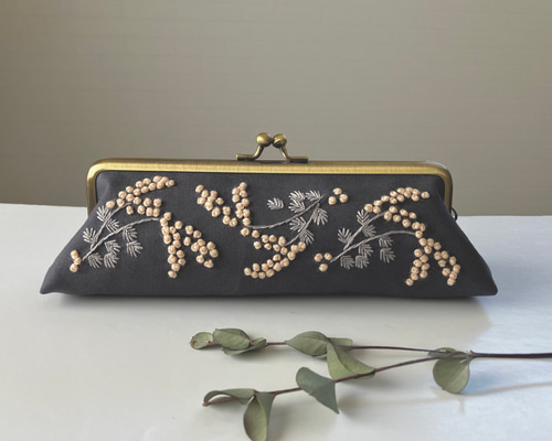 ハンドメイド がま口ペンケース がま口ポーチ がま口 刺繍生地 受注製作＊小花の刺繍がま口ペンケース（グレー）Lサイズ がま口