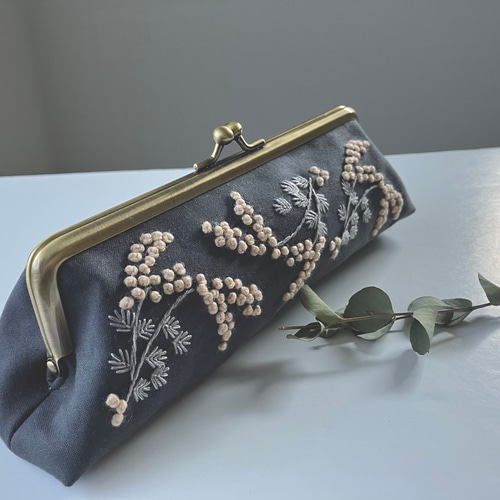 受注製作＊小花の刺繍がま口ペンケース（グレー）Lサイズ がま口