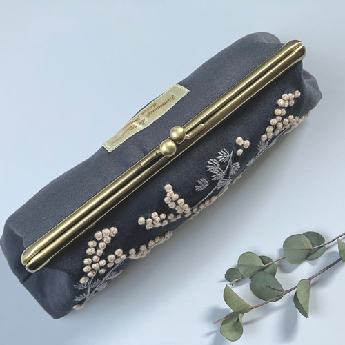 受注製作＊小花の刺繍がま口ペンケース（グレー）Lサイズ がま口