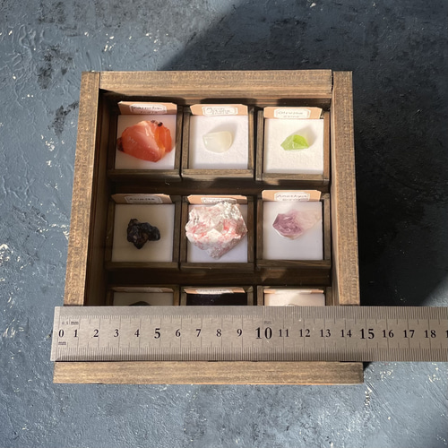 ９種の鉱物の標本箱セット 九種の鉱物セットの標本箱 その他インテリア雑貨 三畳紀雑貨理科