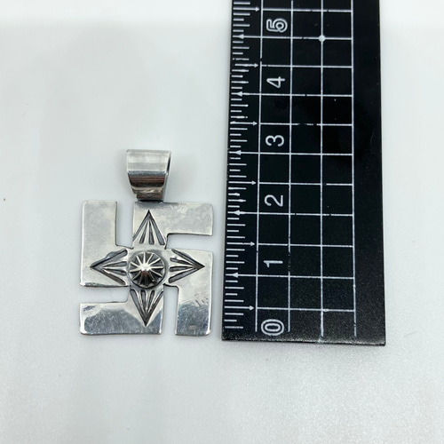 インディアンジュエリー　スワスティカ　Slver ネックレス　お買い徳品 スワティカ スワスティカ シルバー ネックレス ペンダント