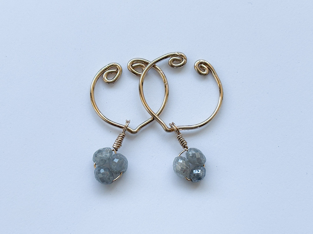 グレーダイヤモンド◆高価＆稀少◆14kgf◆天然石◆ノンホールピアス