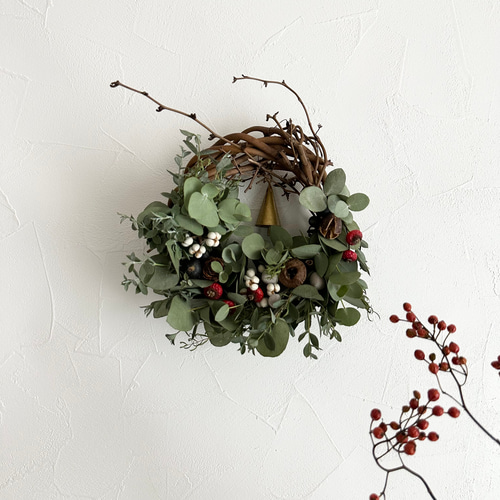 ユーカリと木の実のクリスマスハーフリース ドライフラワー Carina