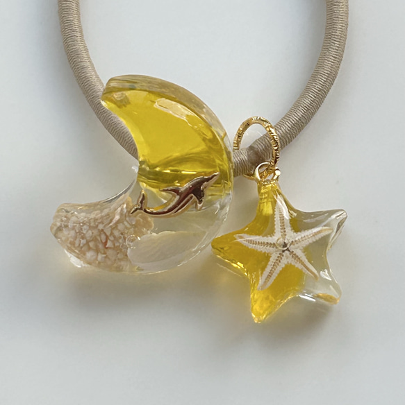 ヘアゴム 透き通った海の髪ゴム 黄色 三日月と星 推し色 推し活