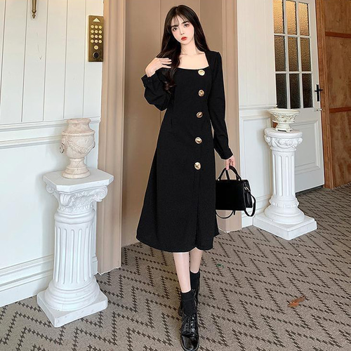 近年 秋冬大人気ワンピース✨42サイズ・タグ付き 近年 秋冬大人気ワンピース✨42サイズ・タグ付き