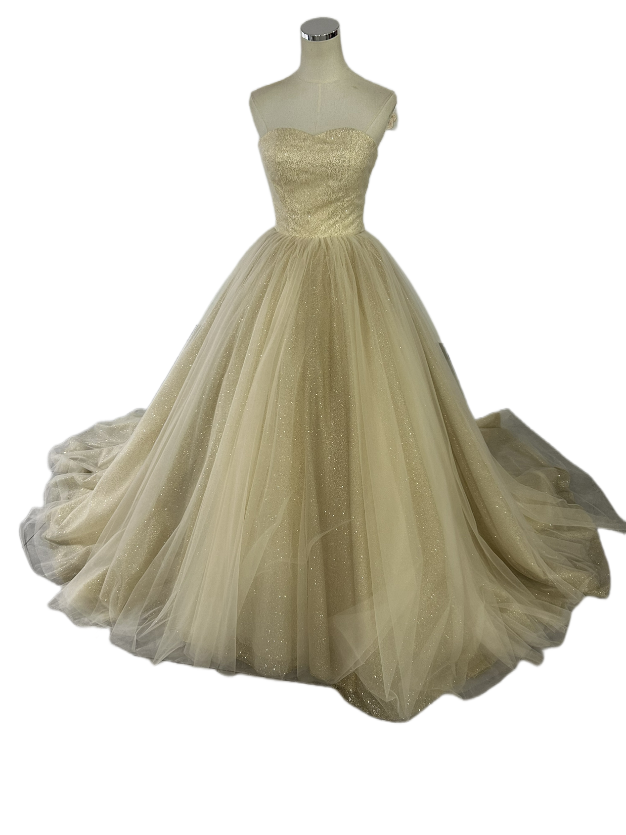 豪華！ ベアトップ カラードレス 薄シャンパンの色 ソフトチュール 可愛い 挙式 憧れのドレス