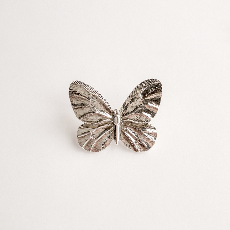 no.70004　蝶のシルバーピンブローチ