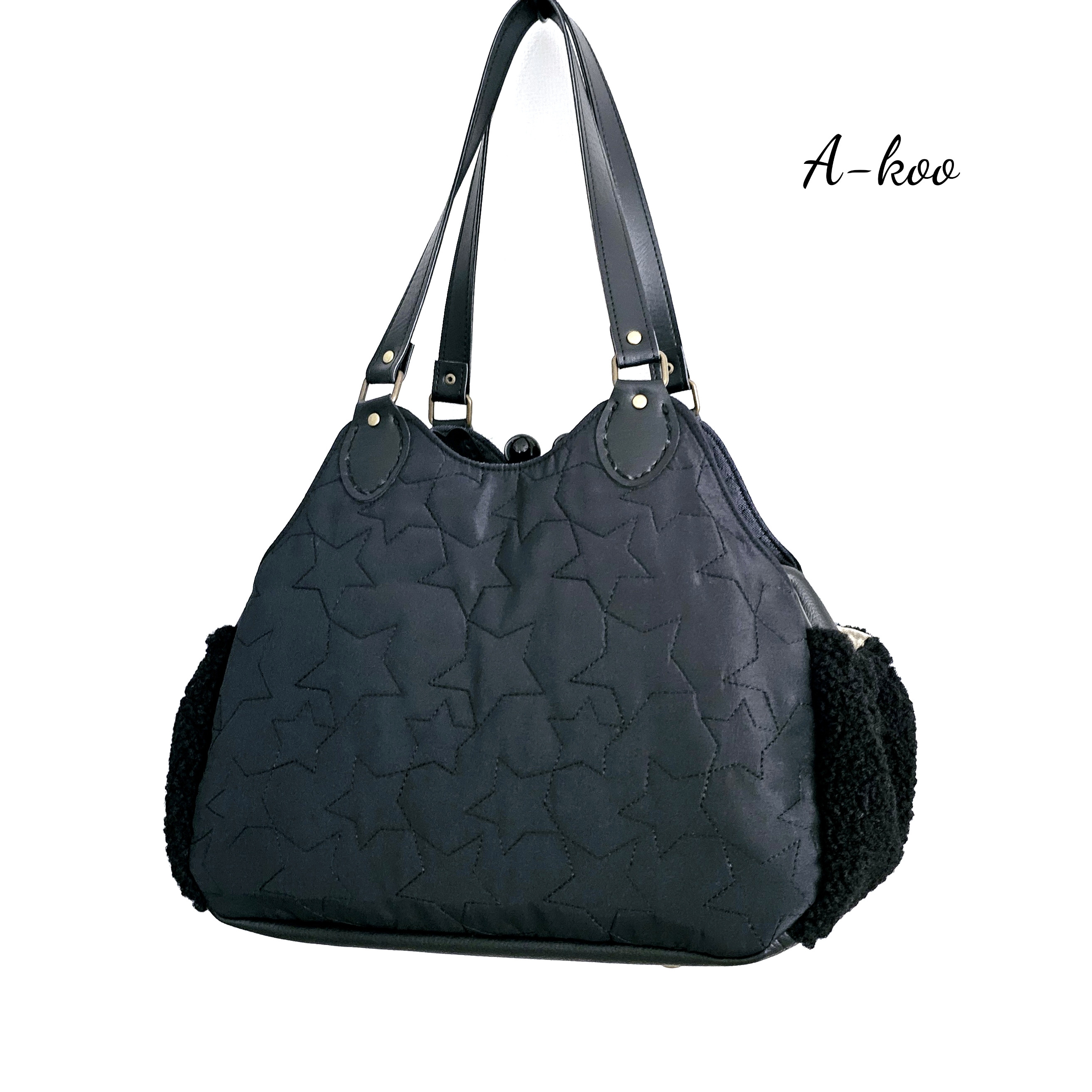 『受注製作』星柄☆立体キルト☆黒☆あおり付きがま口バッグ