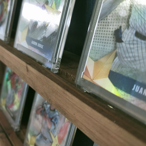 カードディスプレイケース(ブラウン) 壁掛け カード トレカ 写真 推し