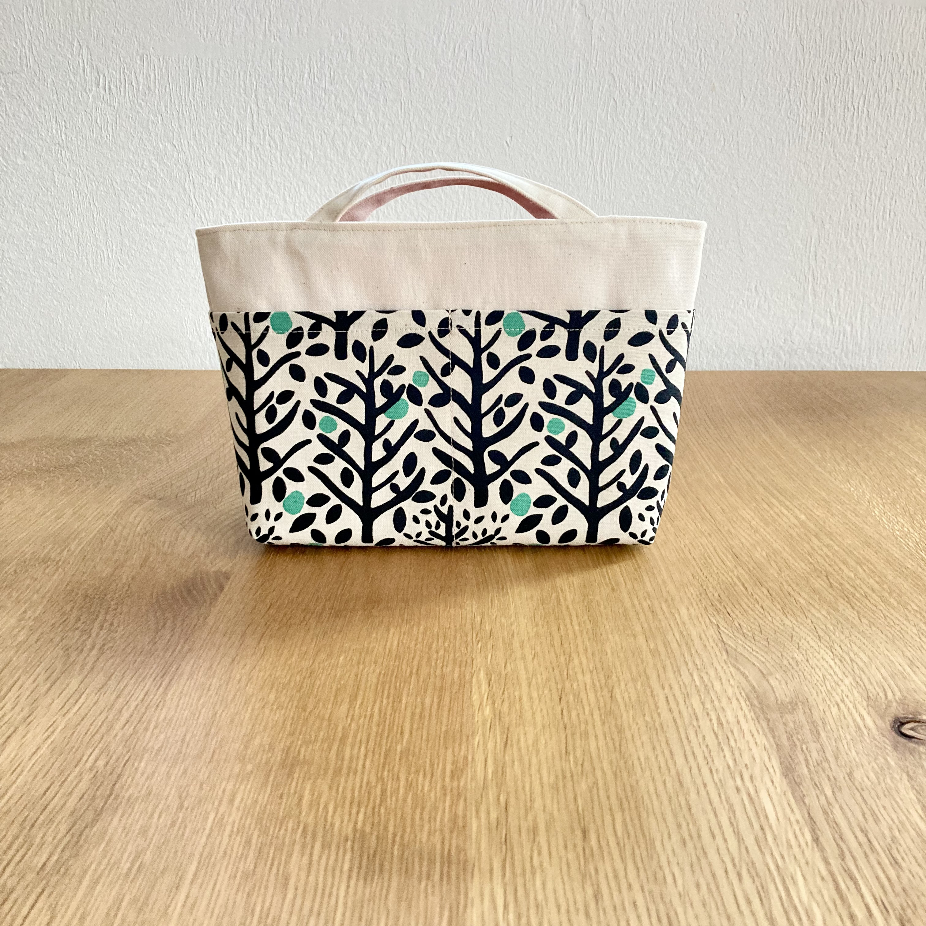 中が明るくて見やすい⭐️北欧風ツリー柄　布製バッグインバッグ【ナチュラル】11号帆布