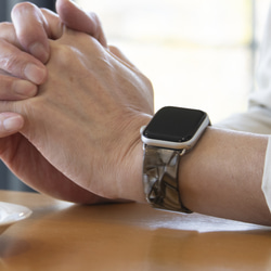 『エアバングル』グレーマーブル Apple Watch アップルウォッチ 6枚目の画像