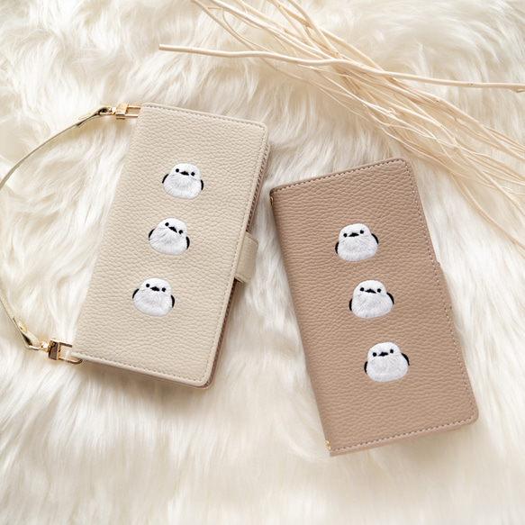 多機種対応 スマホケース 手帳型 【 3羽のシマエナガ 】 ミラー付き 刺繍 スマホスタンド くすみカラー A310I 1枚目の画像