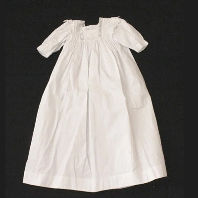 ドット模様レース飾りベビードレス（No.2628）