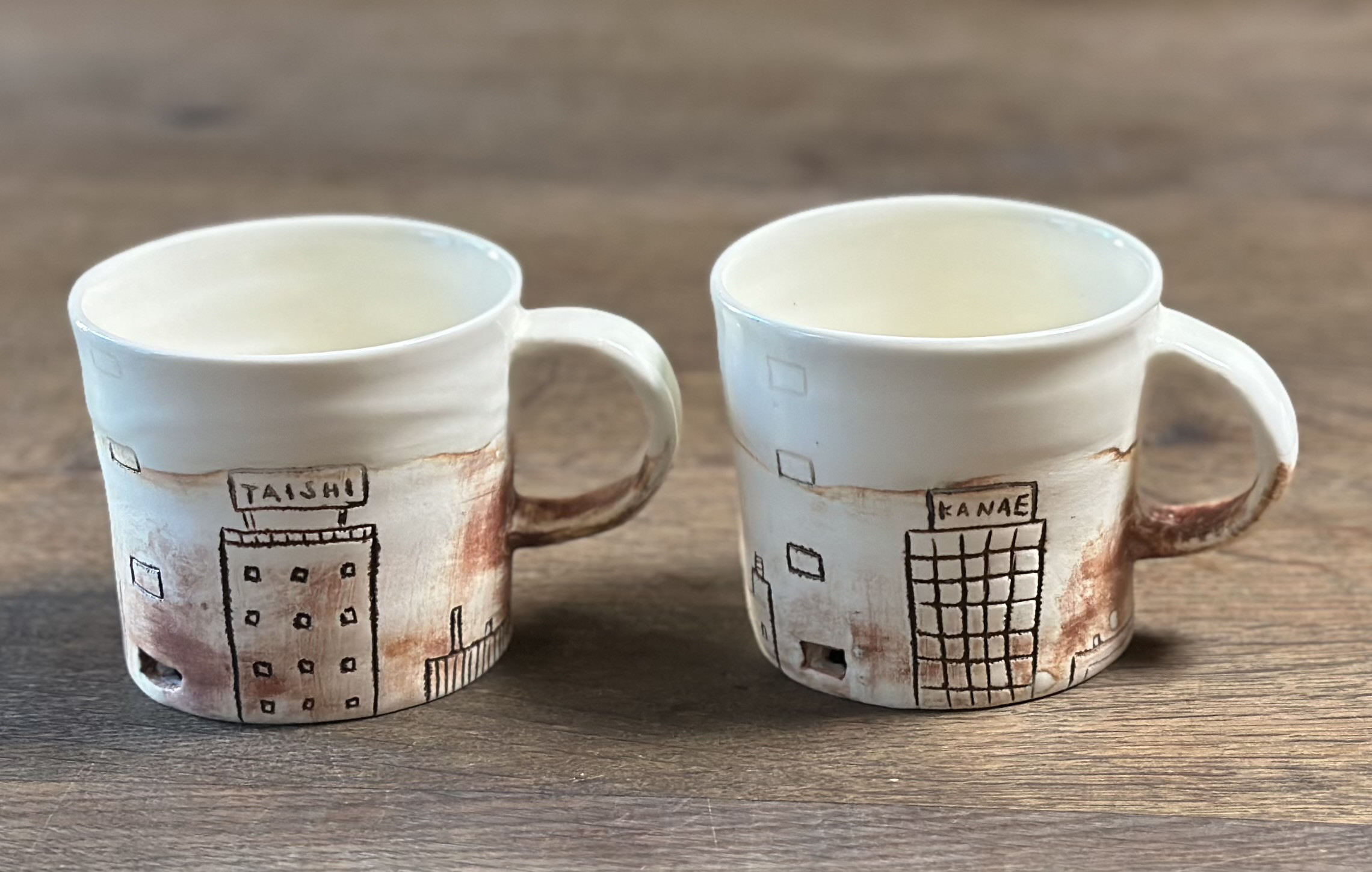 白磁ペアマグカップ　名前入り　結婚祝い