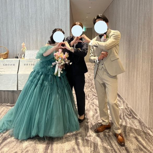 実例写真！カラードレス パーティードレス パフスリーブ 柔らかく重ね  