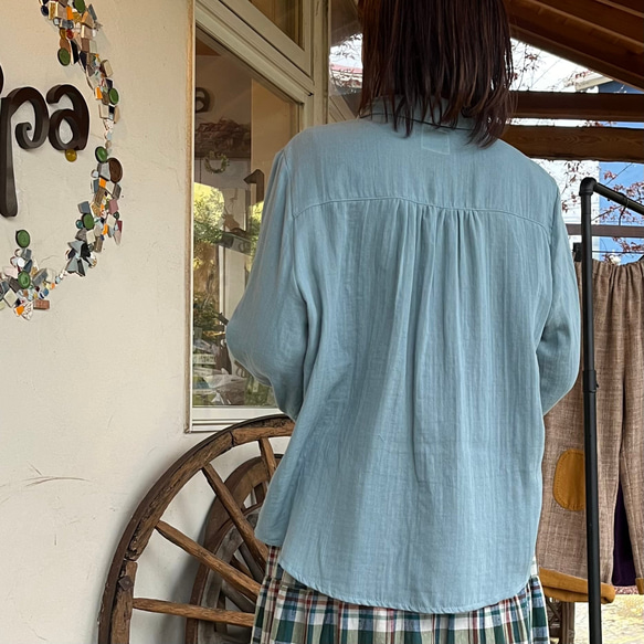 しあわせボタンの柔らかブラウス（24s-049） 8枚目の画像