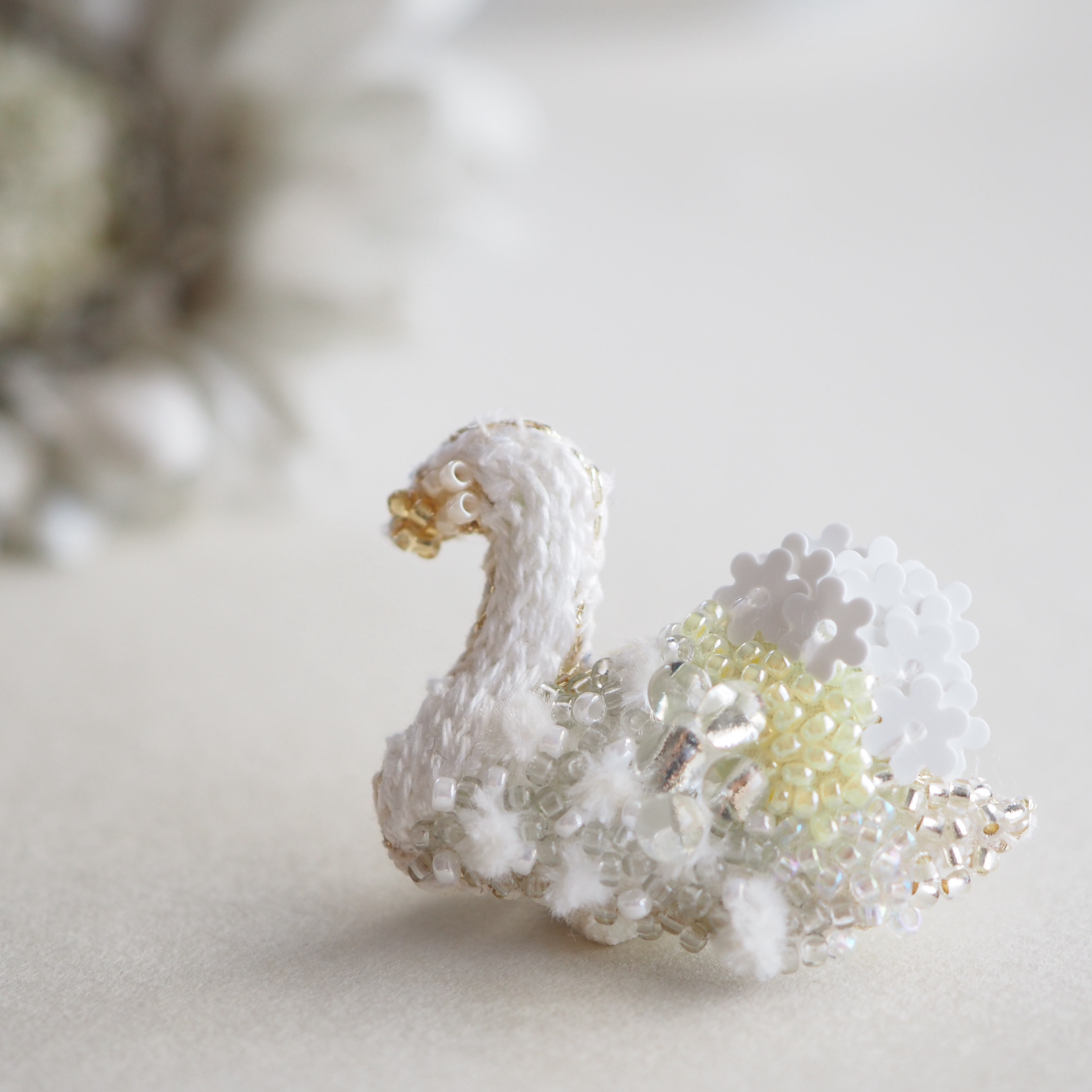 【カワセミ】ビーズ刺繍ブローチバッグチャーム
