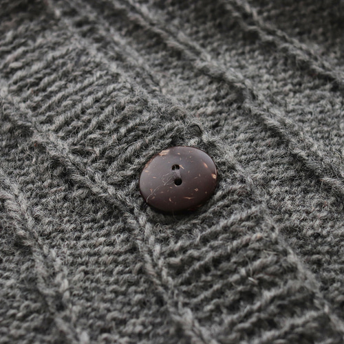 1点限り》ふんわり温かい 丸ヨークデザイン 手編み ウール100