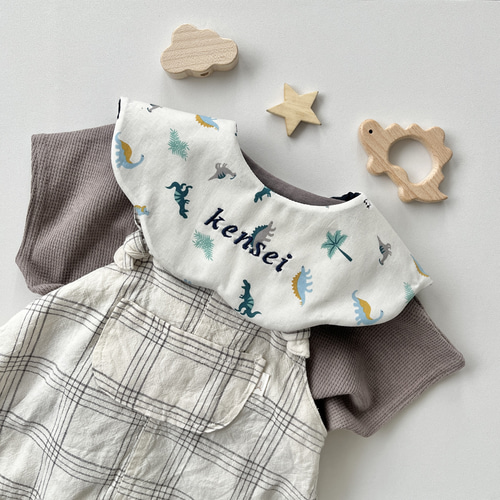 お名前刺繍】リトル恐竜スタイ⁂ 名入れ 出産祝い もくもく ギフト