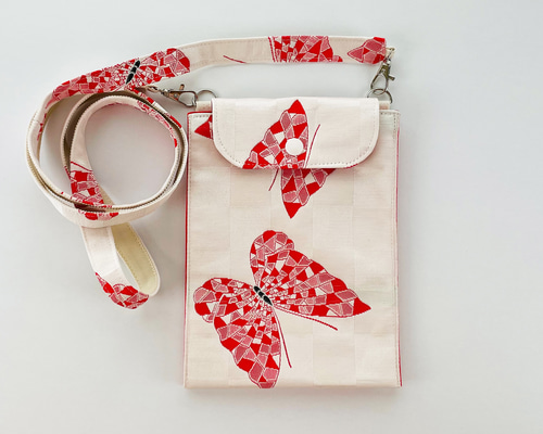 帯リメイク・スマホポシェット【半幅帯 白地に蝶柄】 スマホポシェット