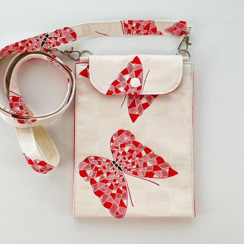 帯リメイク・スマホポシェット【半幅帯 白地に蝶柄】 スマホポシェット